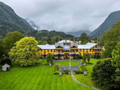 Dalen Hotel rear view