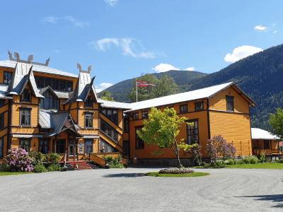 Dalen Hotel front view