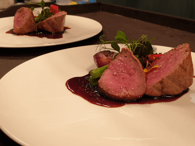 Veal, spring onion, marinated red onion, truffle jus